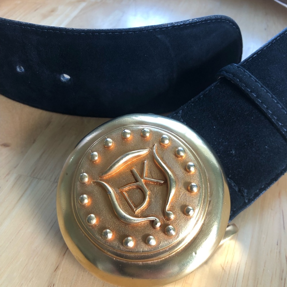 Donna Karan Vintage Luxury Couture Wide Black Suede Belt with Gold Medallion - Picture 14 of 15